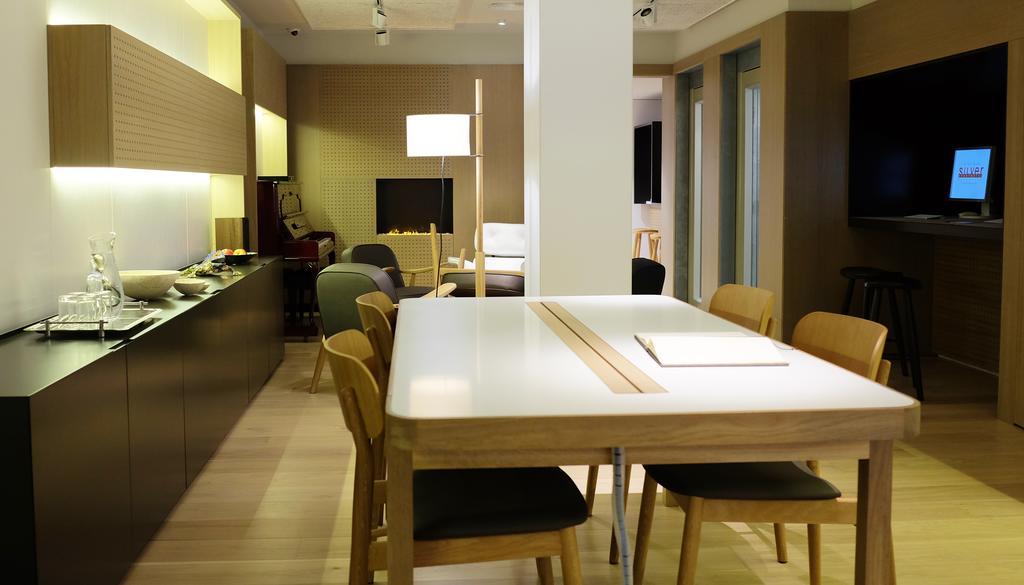 Aparthotel Silver Barcelona Luaran gambar